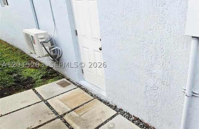20100 NW 37 Gallery 2