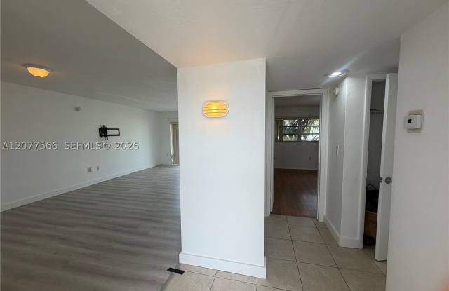 7590 SW 82nd St Gallery 2