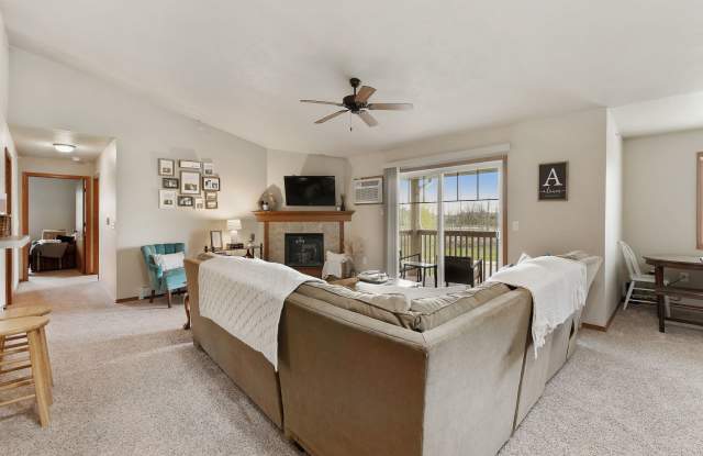 1 Bed 1 Bath, 975 Sq Ft, 2nd Floor photos photos