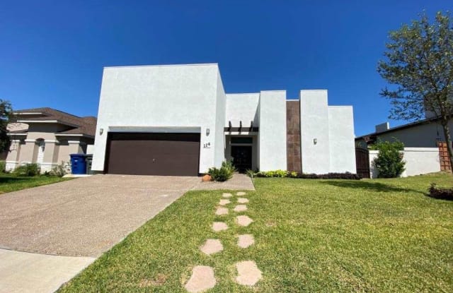 114 Tranquilo Dr - 114 Tranquilo Drive, Laredo, TX 78045