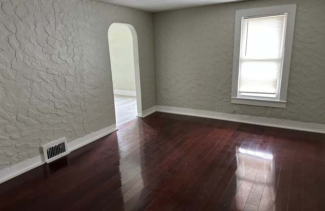 610 East Division Street - F2 Gallery 3