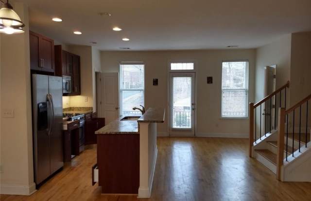 5963 BROOKSIDE OAK Circle Gallery 4