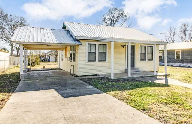Updated 2 Bed 1 Bath Home located in the heart of Youngsville Gallery 3