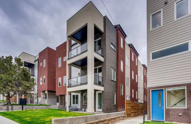 Evolve Real Estate: Gorgeous 4 Level End Unit  Available for Move in on July 2nd! photos photos