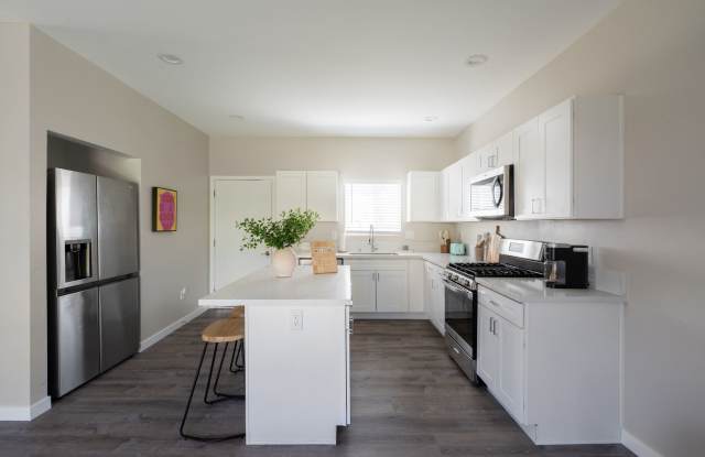 Spacious turfed yard! photos photos Spacious turfed yard! photos photos