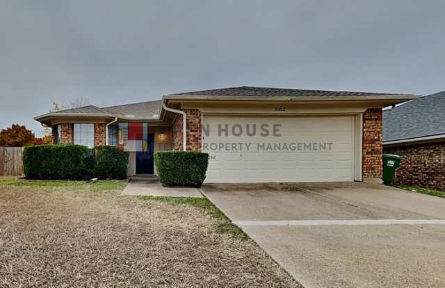 5952 Hillglen Drive - 5952 Hillglen Drive, Watauga, TX 76148