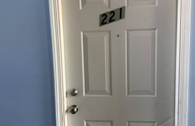 121 W Elk Trail Gallery 3