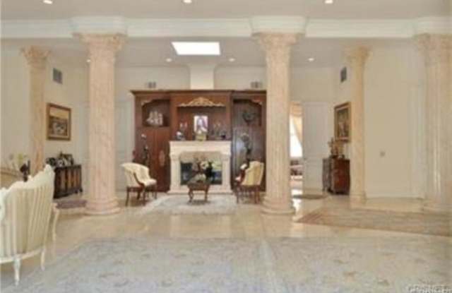 2100 Benedict Canyon Drive Gallery 2