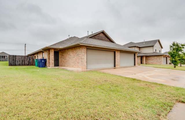 8815 SW 45th St. photos photos