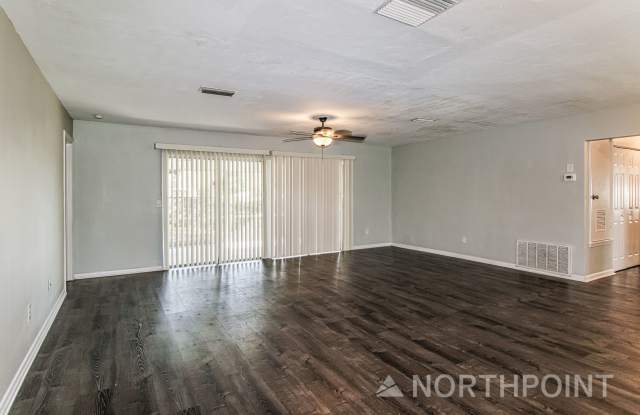 4 BR/2BA | Newly Renovated Single Family Home | 1-Car Garage Parking | Fenced backyard Gallery 3