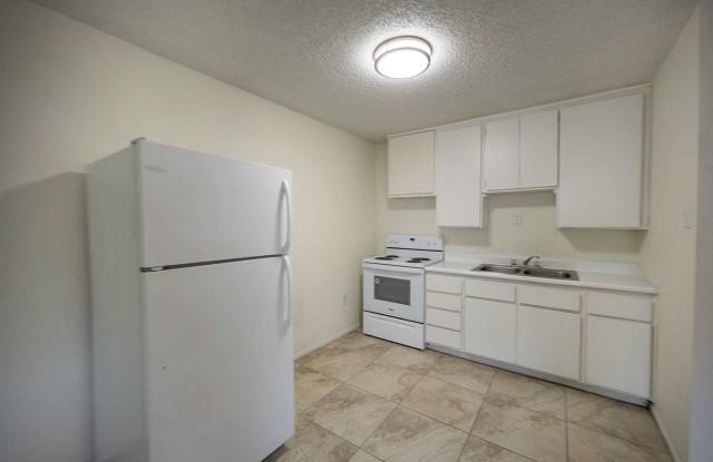 1 bed and 1 bath located in Henderson! photos photos