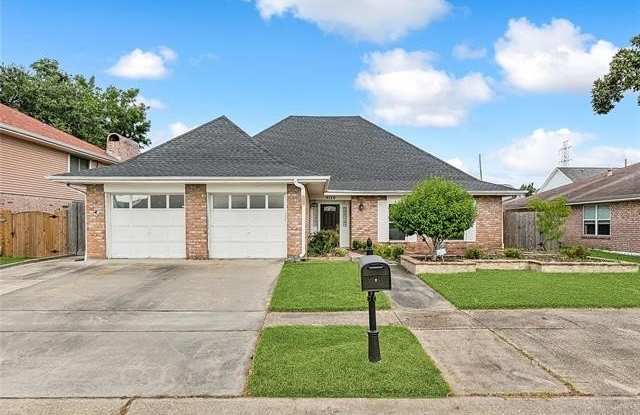4112 LAKE TRAIL Drive - 4112 Lake Trail Drive, Kenner, LA 70065