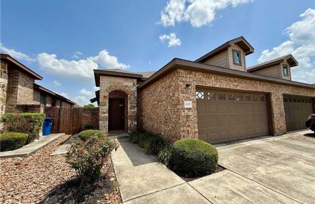 685 Creekside Circle Gallery 2
