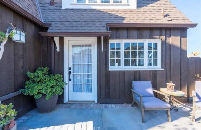 1835 Manhattan Ave photos photos