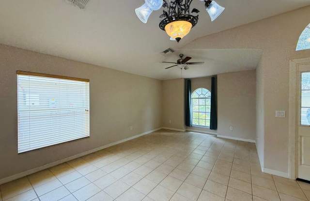 Beautiful 4-Bedroom Home for Rent! Gallery 3