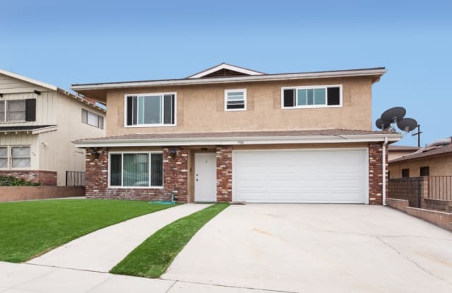706 E Tujunga Ave. - 706 East Tujunga Avenue, Burbank, CA 91501