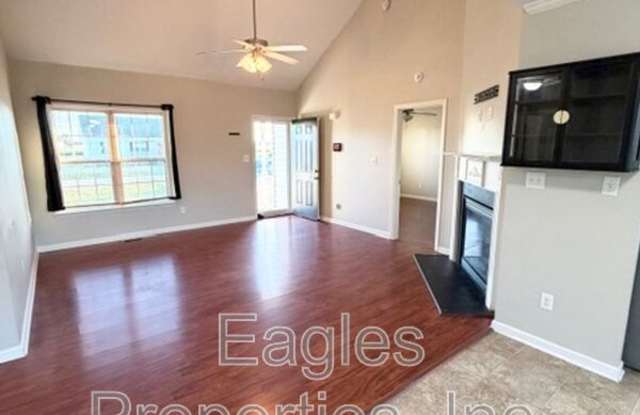 200 Labrador Ct. Gallery 3