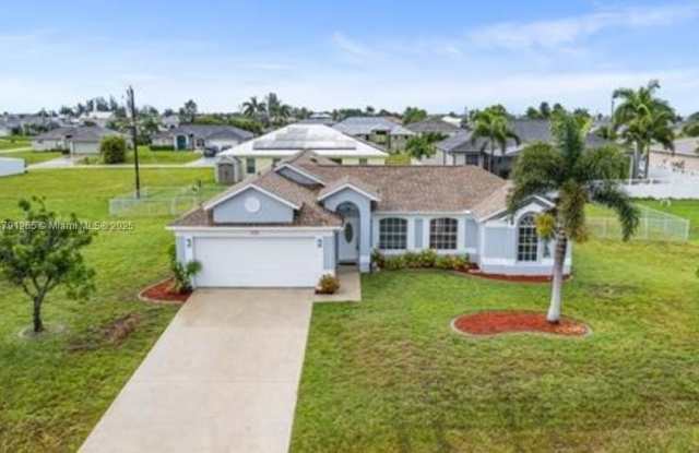 1715 NE 2 Ave photos photos