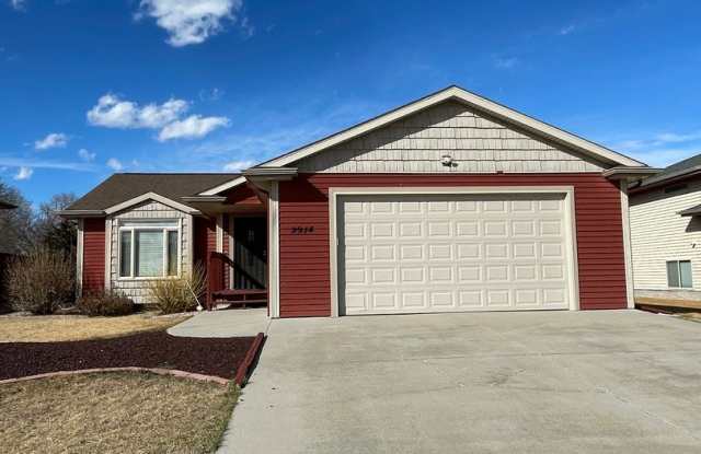 Spacious 4-Bedroom, 3-Bathroom House for Rent photos photos