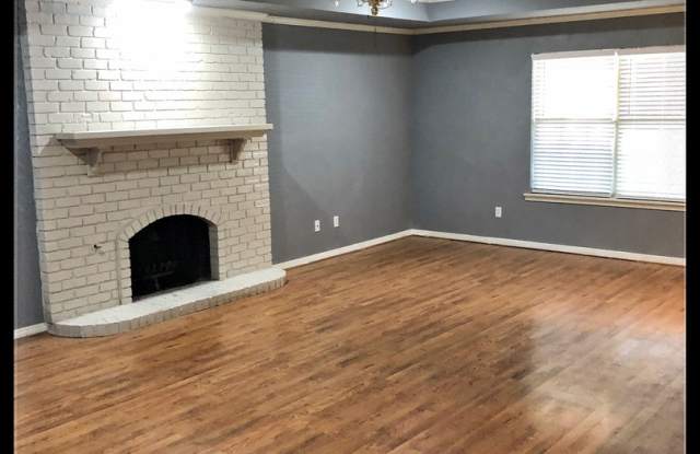 7209 Dukes PL 1/2 off first full months rent - 7209 Dukes Place, Amarillo, TX 79109
