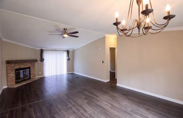 1304 Hollow Oaks Lane Gallery 4