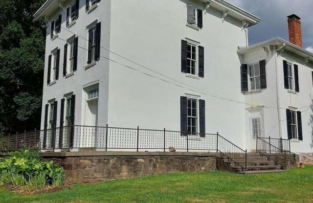 1272 PAWLINGS Road Gallery 2