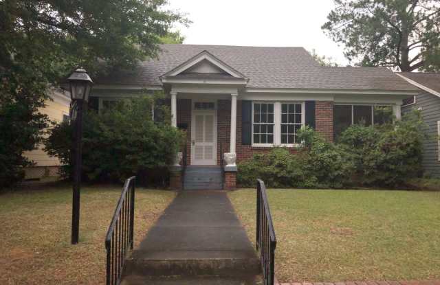 Open Concept Living and Close to Downtown Gallery 1