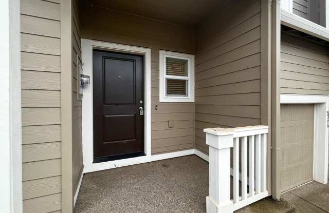 Townhome in South Salem with Washer/Dryer ~ 5727 Karen Lynn Gallery 2