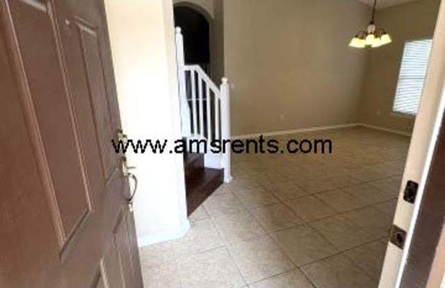 Spacious 4 bedroom 2.5 bath in St Cloud Gallery 4