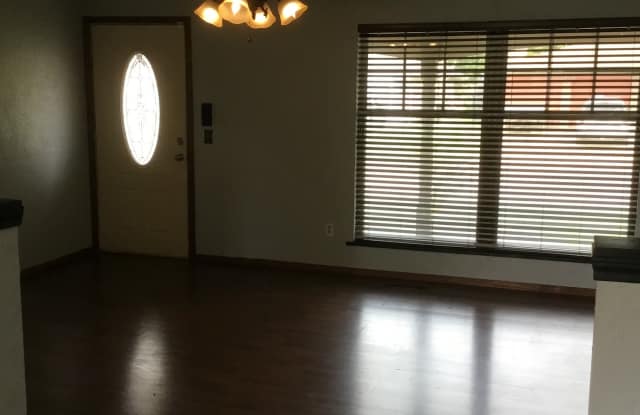 1808 North Gale Avenue Gallery 3