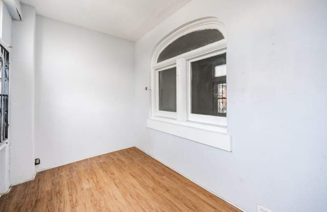 Large Four Bedroom West Philadelphia Home! Gallery 3