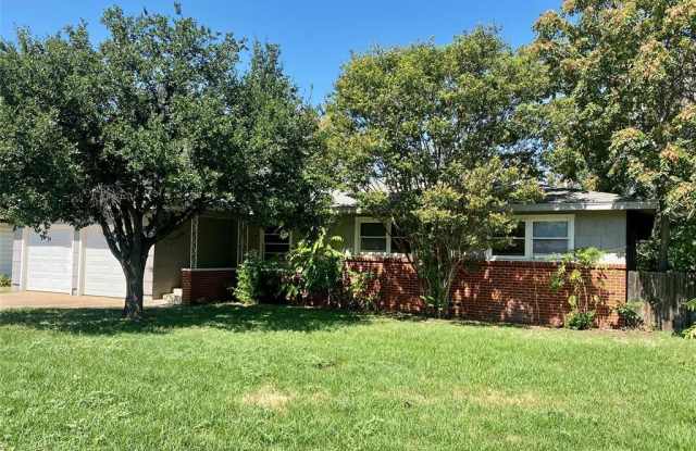 626 E North 23rd Street - 626 East North 23rd Street, Abilene, TX 79601