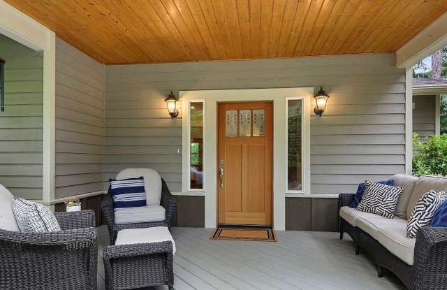 10440 NE Quiet Valley Ln Gallery 2