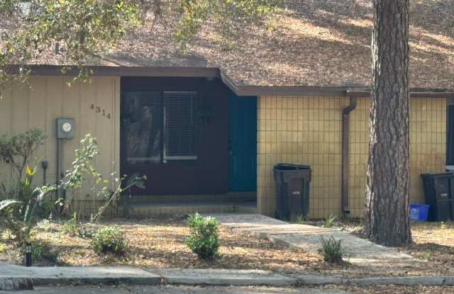 Remodeled 2/1 in Greenleaf!! photos photos