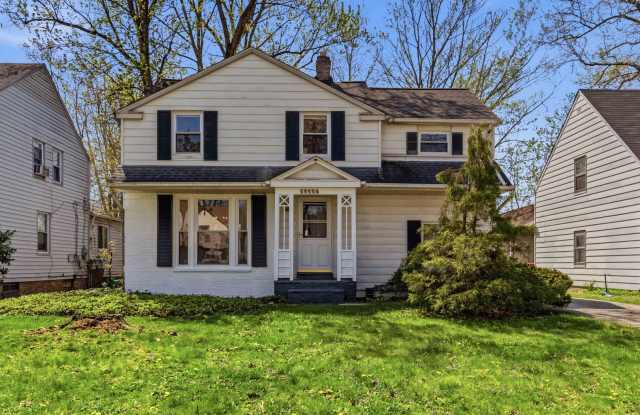 Charming 3BR Home in Warrensville Heights | Fresh Interior + New Roof | CMHA Welcome photos photos
