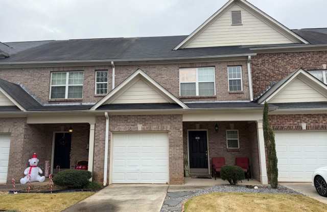 Wow! Check out this charming 3 bedroom 2.5 bathroom townhome in Newnan! photos photos