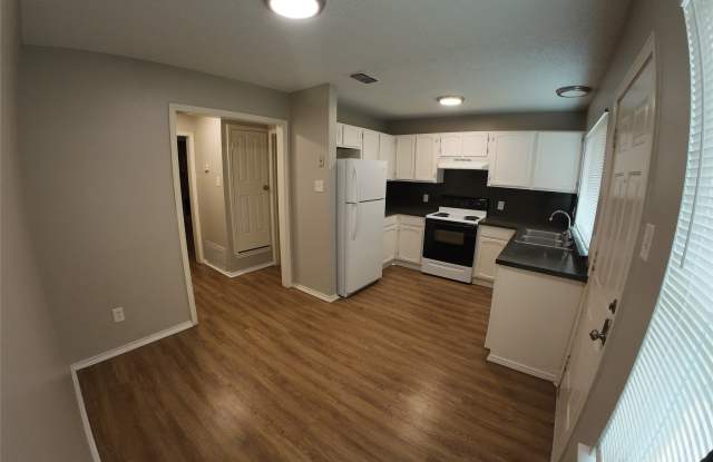 1607 Sun Valley Drive Gallery 1