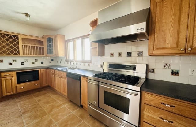 93 Partridge Ave - 93 Partridge Avenue, Somerville, MA 02145