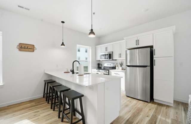 Twin Oaks Apartments West Gallery 2