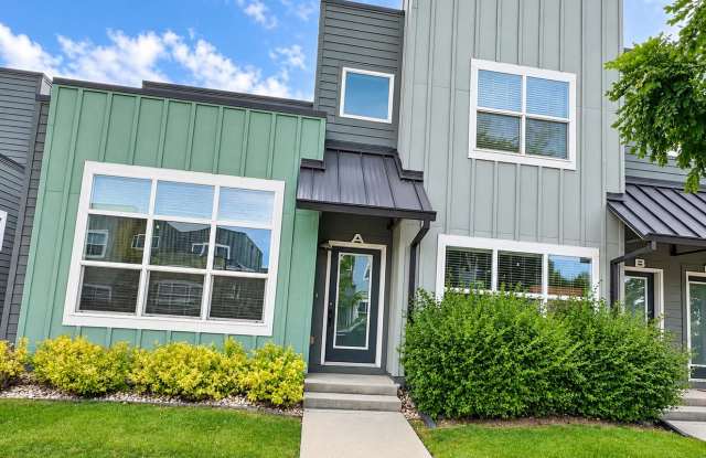 Incredible Townhome in Old Town North Gallery 1