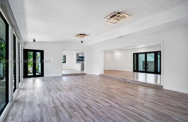 7810 Beachview Dr Gallery 4
