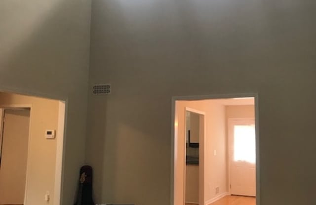 6701 Live Oak Lane Gallery 2