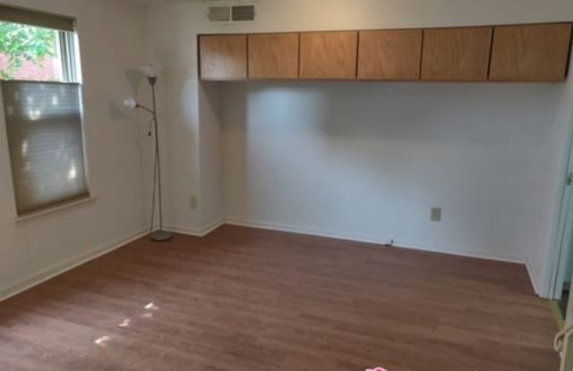 1433 A St North East Gallery 3