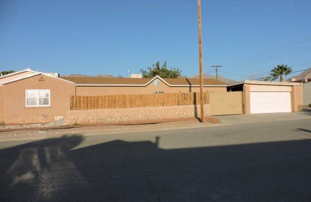 Spacious 3bed 2bath with Large Backyard! Gallery 4