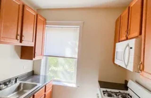 1903 West Addison Street photos photos