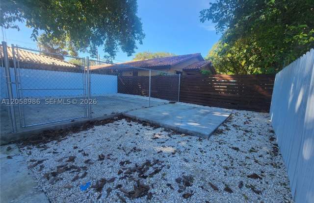 1726 SW 25th Ave photos photos