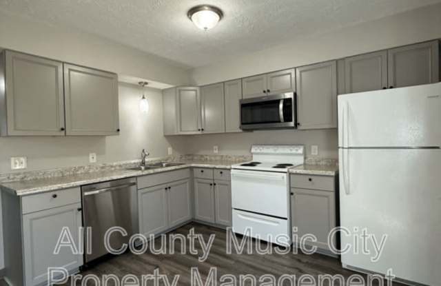 3120 Creekwood Dr photos photos