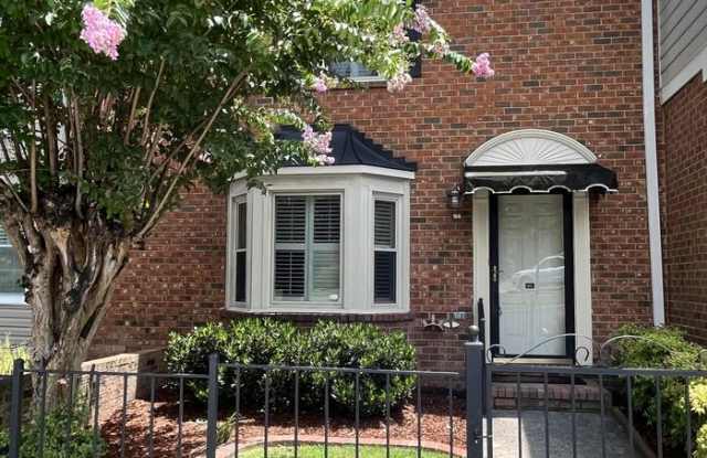 166 Carlyle Circle Gallery 1