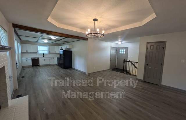 1002 SW Hereford Drive Gallery 4