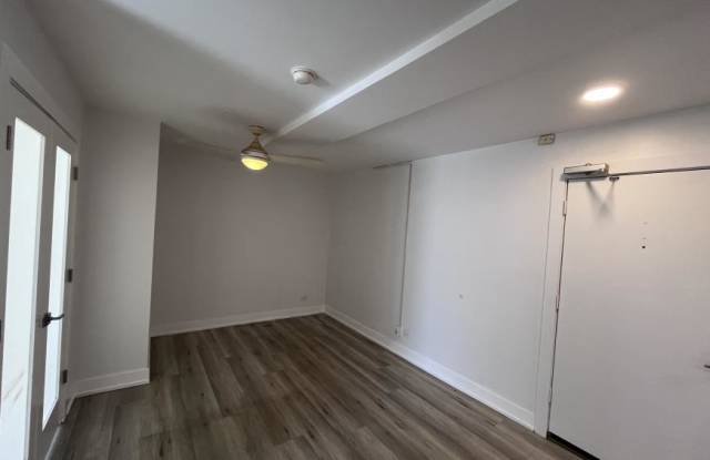 5920 North Ridge Ave. Gallery 2